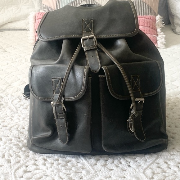 Vintage GAP genuine leather backpack - Picture 2 of 9